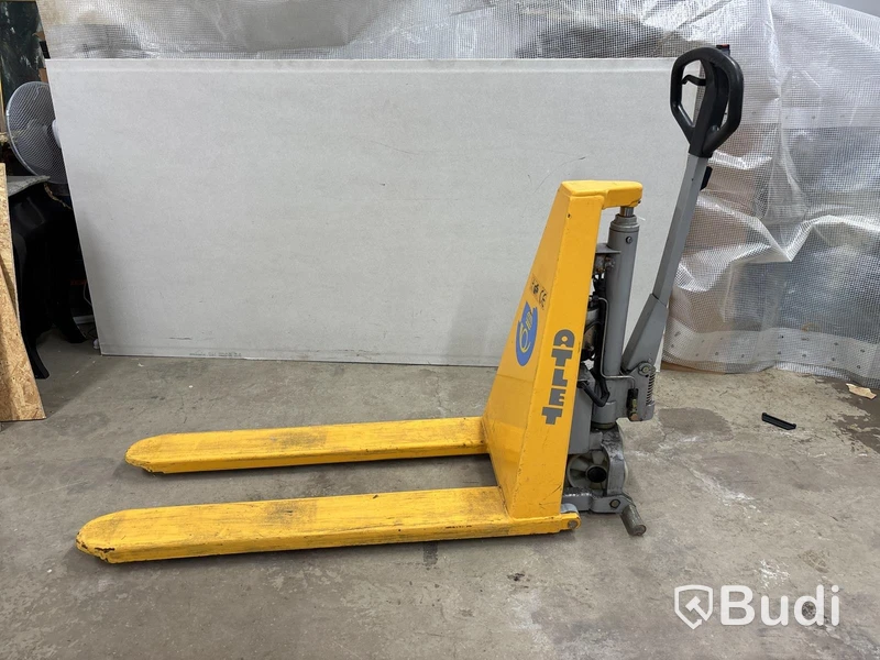 Höglyftande elhandtruck Atlet ERE10