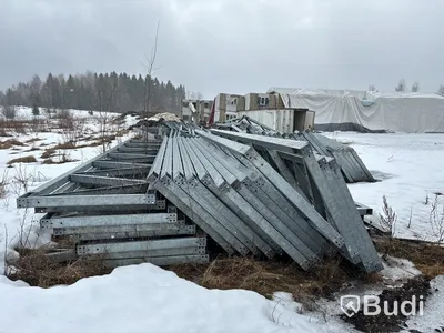 Galvad stomme till tälthall