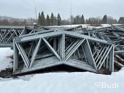 Galvad stomme till tälthall