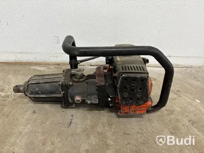 Bensindriven mutterdragare Emak