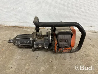 Bensindriven mutterdragare Emak