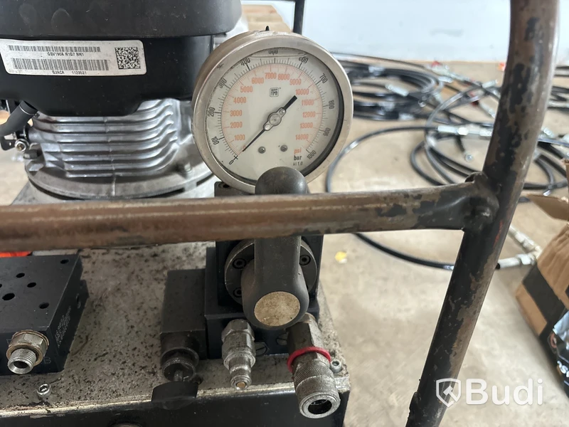 Hydraulpump med kolvar & slang