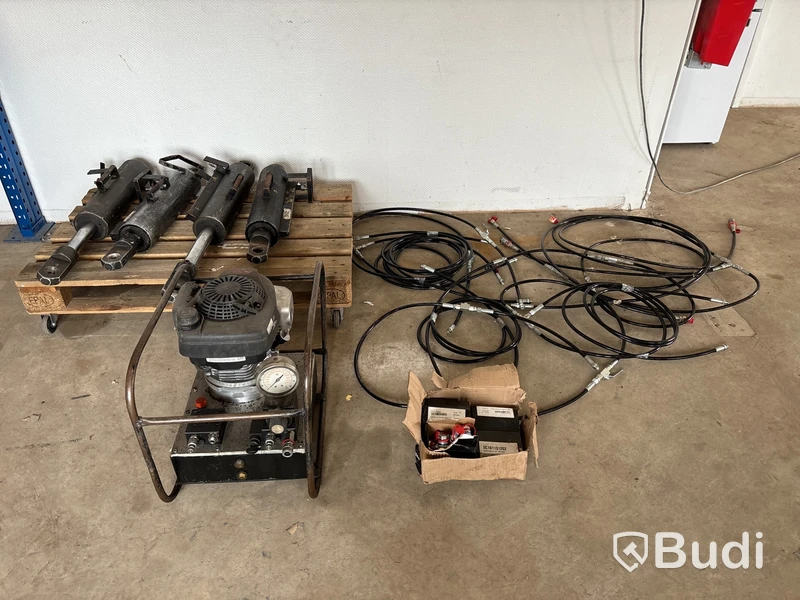 Hydraulpump med kolvar & slang