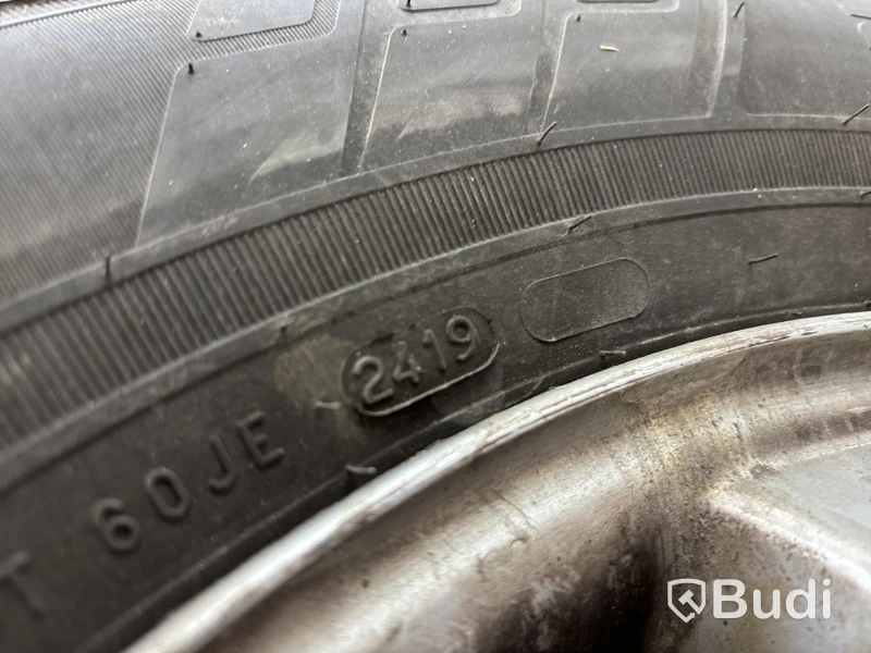 Sommarhjul 235/65R16C passande Volkswagen Crafter