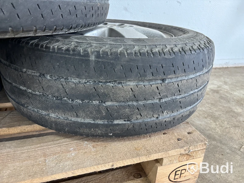 Sommarhjul 235/65R16C passande Volkswagen Crafter