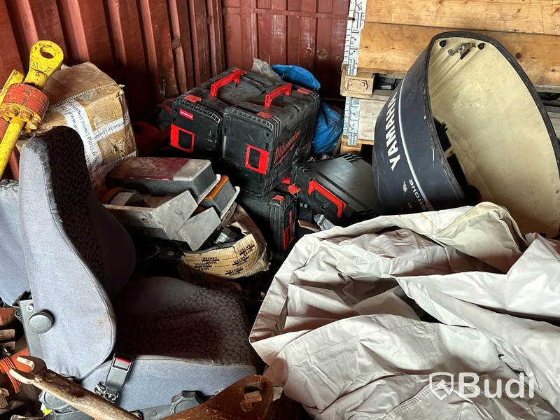 20 fots container med innehåll