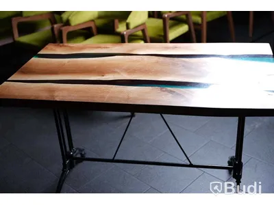 Matbord med epoxyinlägg, gjutjärnsfot