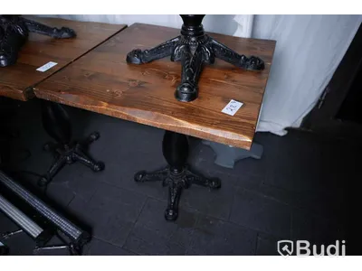 Cafébord 2st med träskiva och gjutjärnsfot