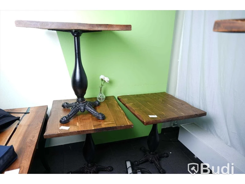 Cafébord 3st med träskiva och gjutjärnsfot