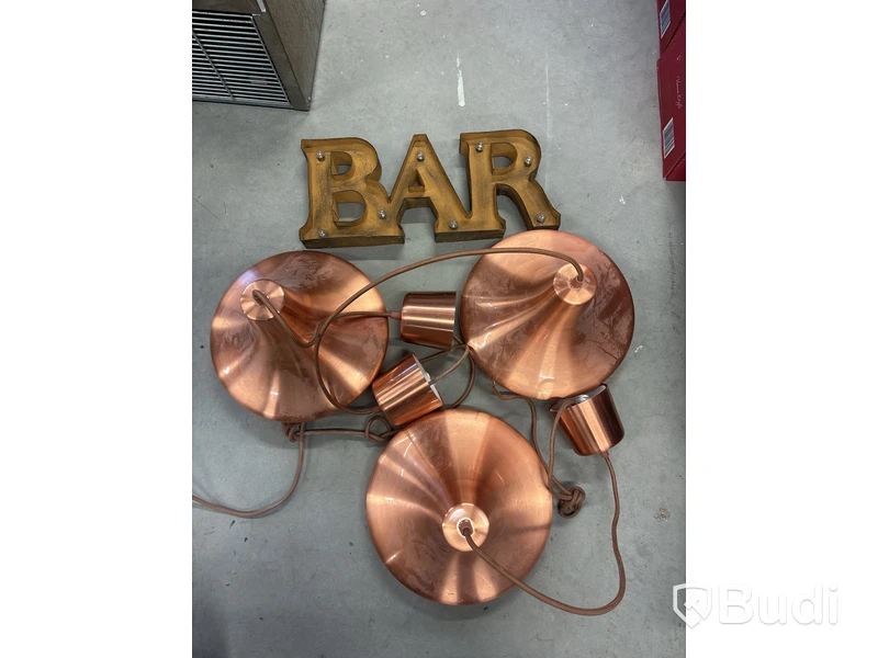 Taklampor metall 3 styck inkl BAR skylt