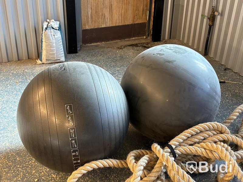 Battlerope, pilatesbollar, skivstång & redskap