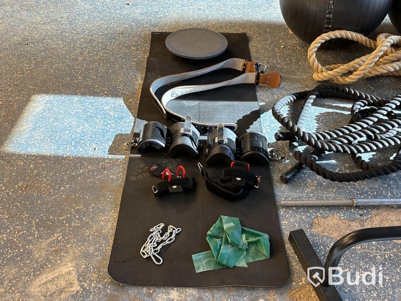 Battlerope, pilatesbollar, skivstång & redskap