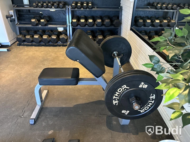 Curlbänk Body Solid med curlstång & vikter