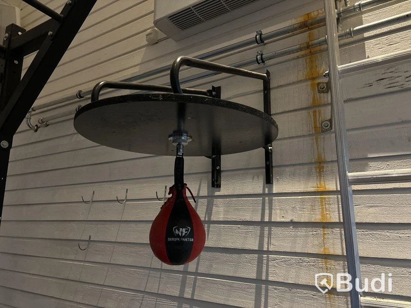 Päronboll med väggstativ Nordic Fighter