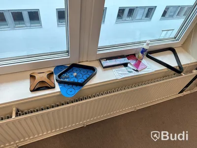 Biljardbord inklusive Biljardbollar och 4 st. biljardköer