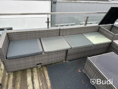 Loungegrupp med 4 st. soffor, 2 st. sittpuffar samt bord