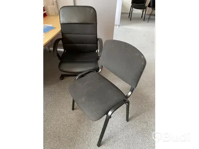 2 st skrivbord och 4 st stolar