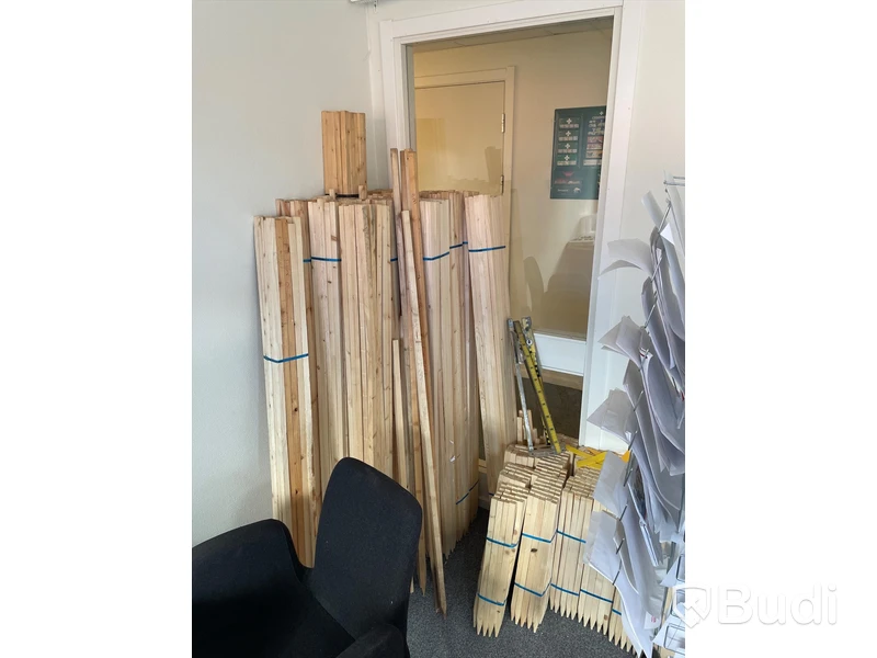 Div förbrukningsmaterial i trä