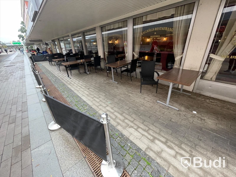 Utemöbler och stolpstaket