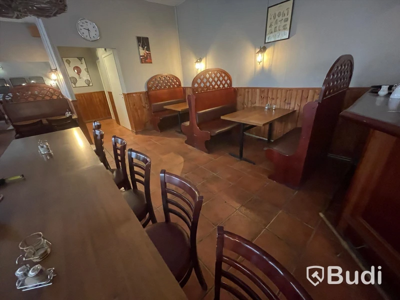 Restaurangmöbler, Soffor, 30st stolar och 23st bord