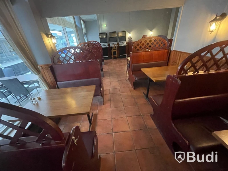 Restaurangmöbler, Soffor, 30st stolar och 23st bord