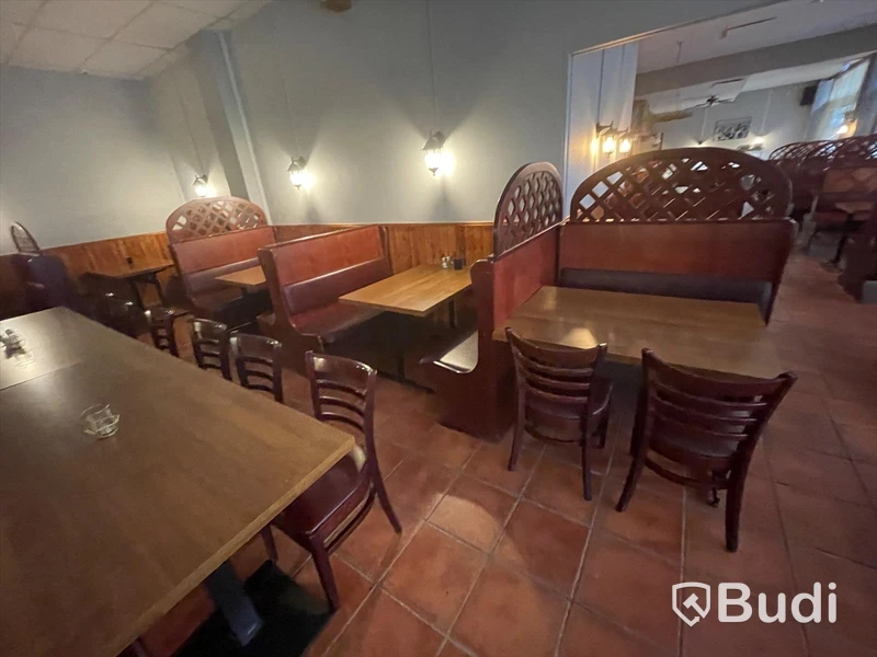 Restaurangmöbler, Soffor, 30st stolar och 23st bord