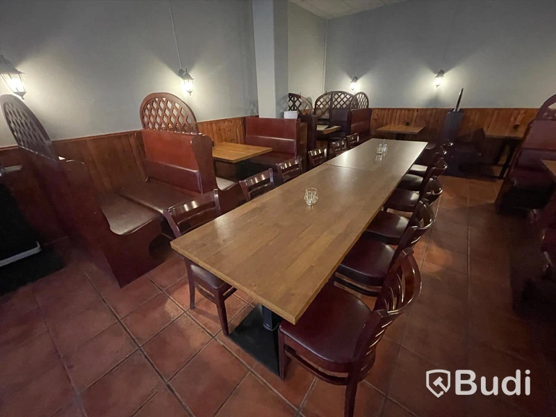 Restaurangmöbler, Soffor, 30st stolar och 23st bord