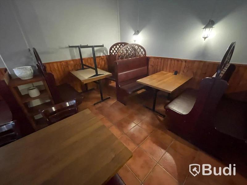 Restaurangmöbler, Soffor, 30st stolar och 23st bord