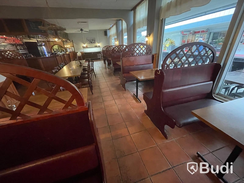 Restaurangmöbler, Soffor, 30st stolar och 23st bord