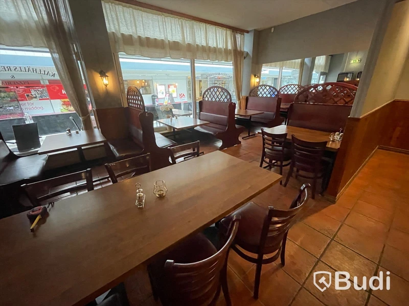 Restaurangmöbler, Soffor, 30st stolar och 23st bord