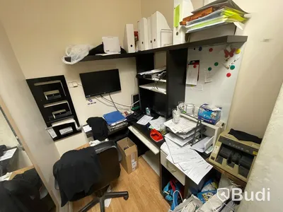 Diverse kontorsmöbler Obs! Teknik ingår ej.