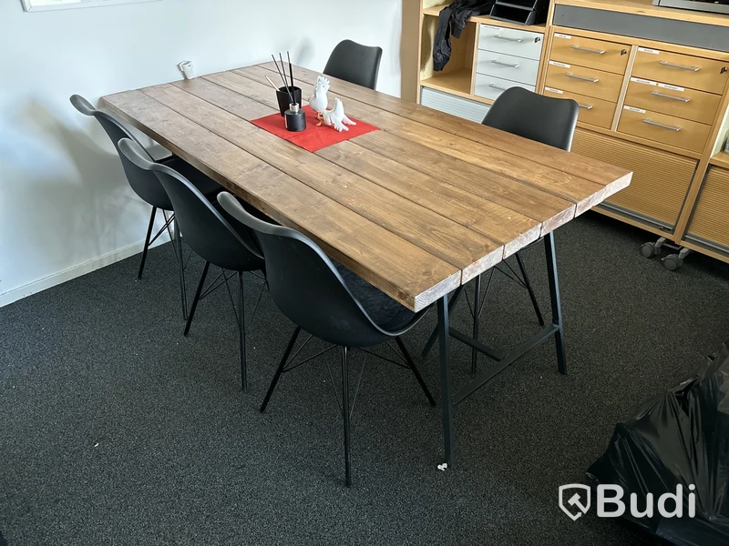 Matbord med 5 st stolar