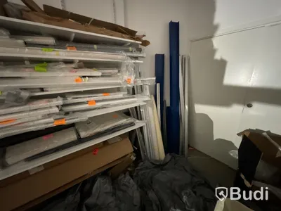 Parti markiser och solskydd inköpsvärde ca 1,5 miljoner kr.