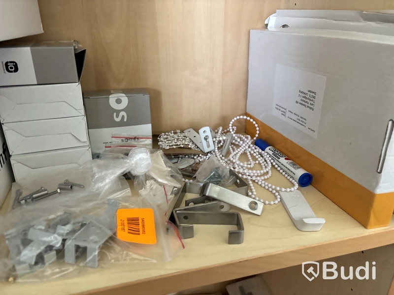 Parti markiser och solskydd inköpsvärde ca 1,5 miljoner kr.