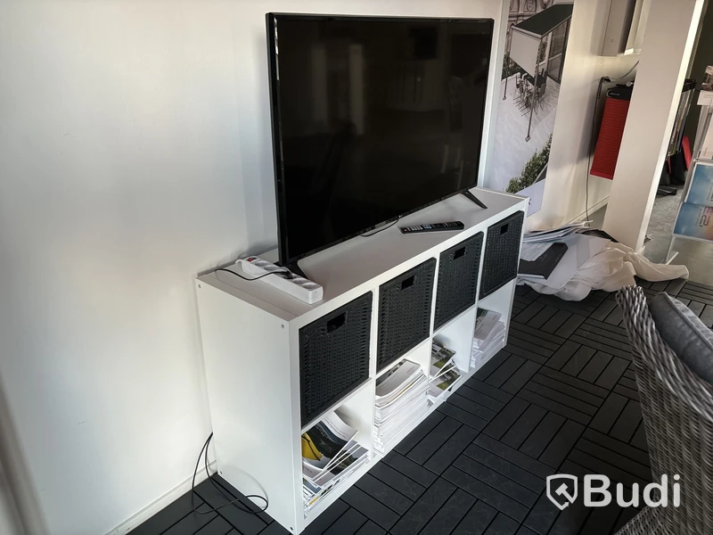 Tv LG 49 tum med bänk.