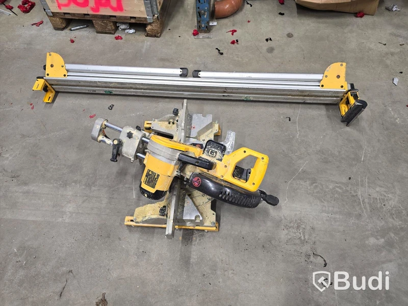 Kap- och gersåg Dewalt.