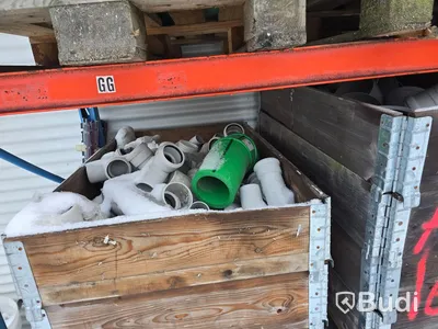 Stort parti med avloppsrör.
