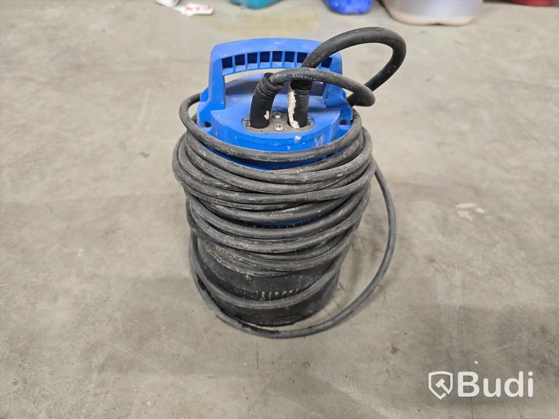 Dränkbar pump Biltema