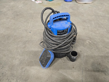 Dränkbar pump Biltema