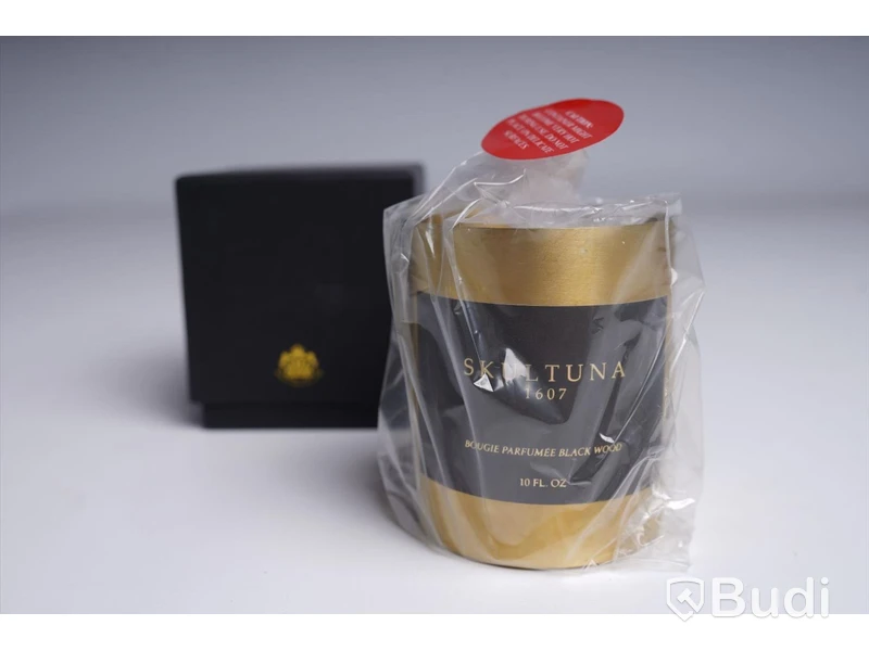 Doftljus -  Black wood, mässingbehållare, 300 g, Skultuna. Ny, Obruten förpackning.