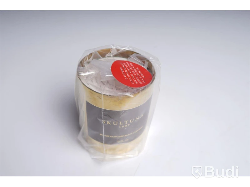 Doftljus -  Black cashmere, mässingbehållare, 300 g, Skultuna. Ny, Obruten förpackning.
