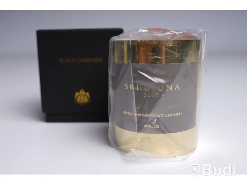 Doftljus -  Black cashmere, mässingbehållare, 300 g, Skultuna. Ny, Obruten förpackning.