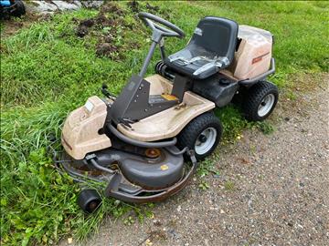 Åkgräsklippare Husqvarna Rider 155 (reparationsobjekt)