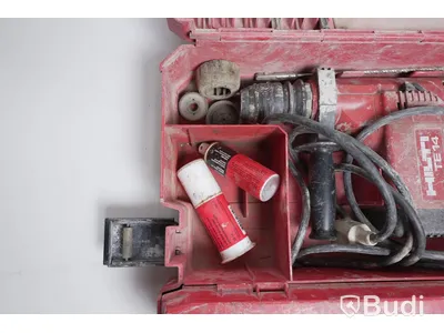 Hilti TE 14 Slagborrmaskin med diverse bits och förvaringslåda.