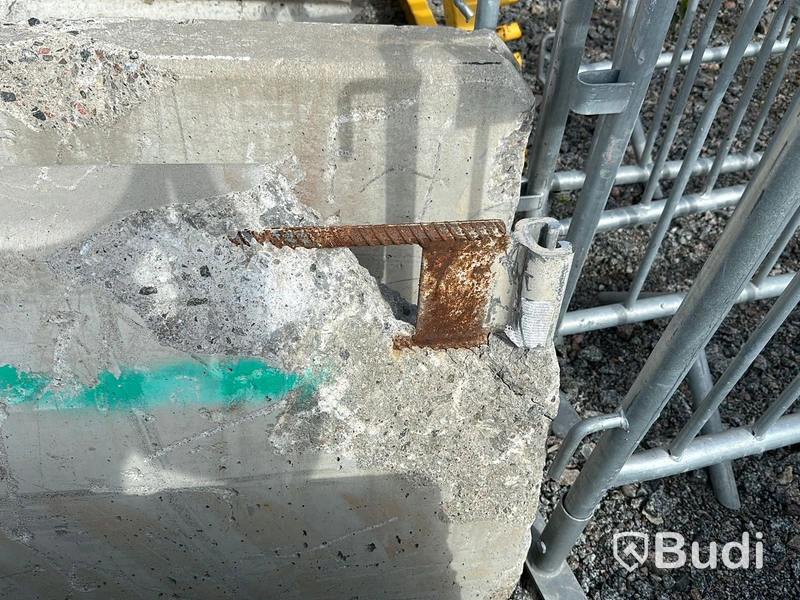 4st betongbärriärer, 3 meter