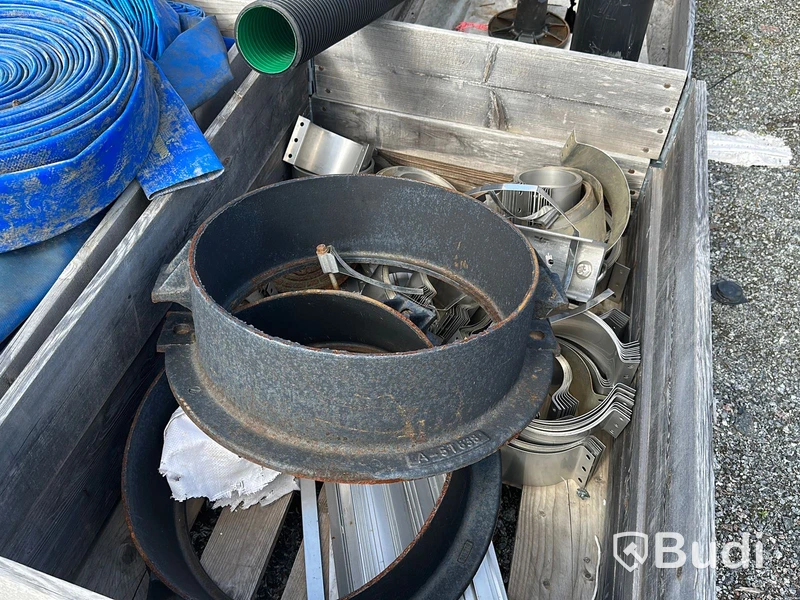 Partiled diverse rördelar, ca 10 pallar
