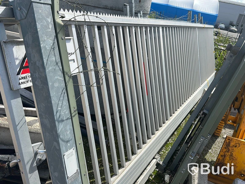 Skjutgrind aluminium Gunnebo, 8.4m