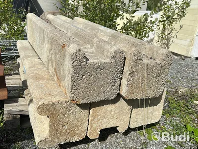 6st lyktstolpar samt 5st betongfundament.