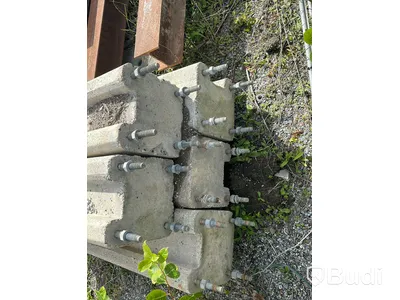 6st lyktstolpar samt 5st betongfundament.