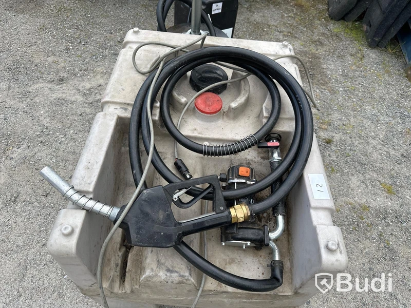 Mobil dieseltank 200 liter ink fettspruta och dunk motorolja
